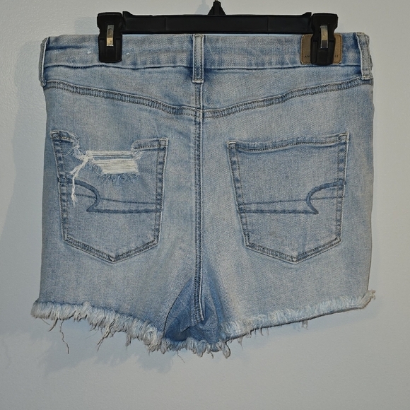 American Eagle Outfitters Light Wash Distressed Jean Shorts - Picture 4 of 10